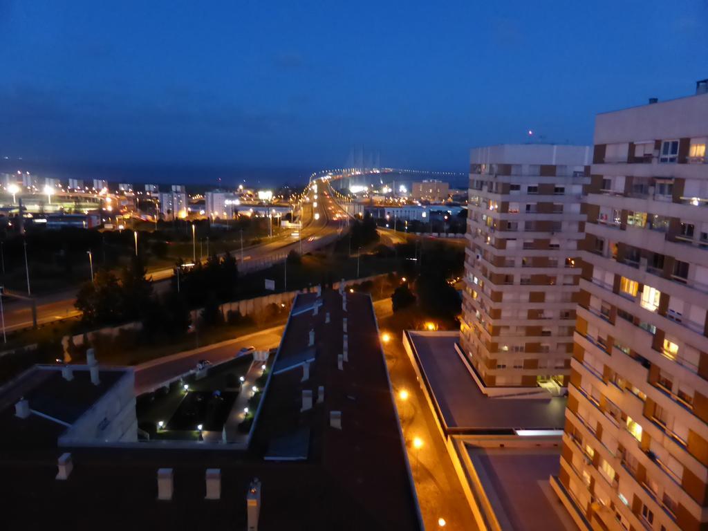 A View To The River Tejo - Sixtyfive Boutique Home Lisbon Exterior photo