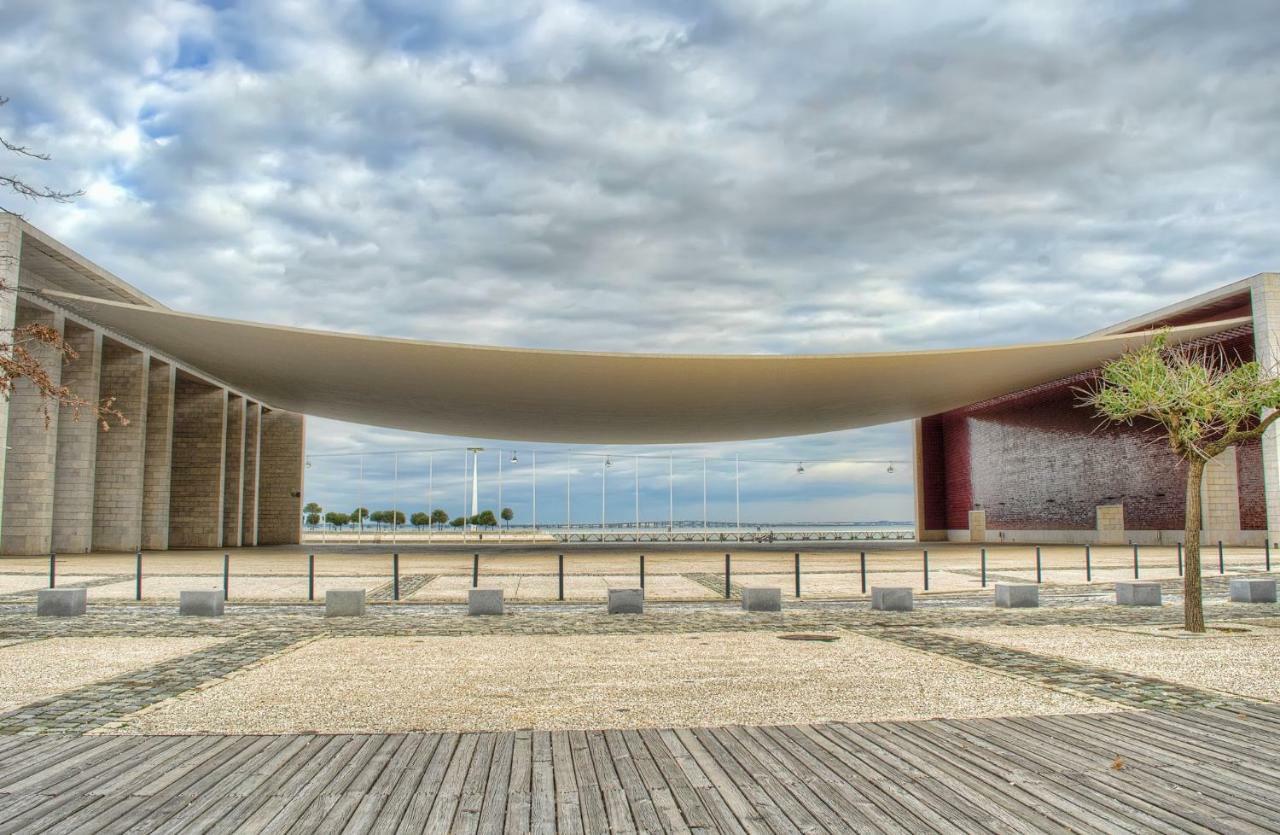 A View To The River Tejo - Sixtyfive Boutique Home Lisbon Exterior photo